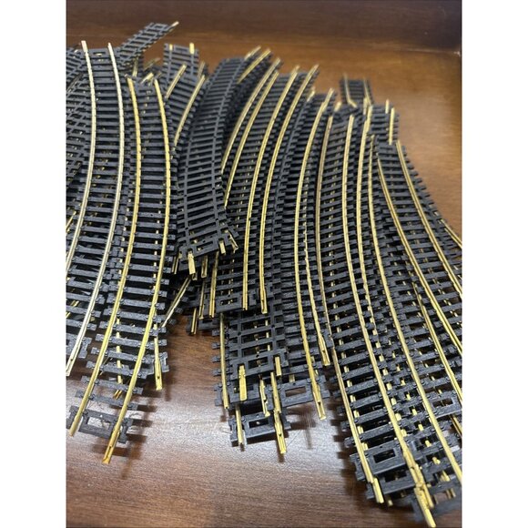 Atlas HO Scale Train Tracks Lot Of 78 pieces Curved Snap brass Tracks - Picture 4 of 8